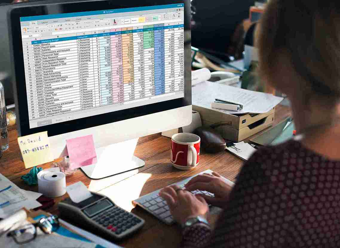 Virtual bookkeeper managing accounts and QuickBooks
